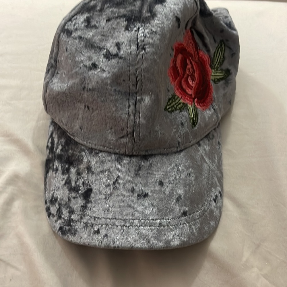 Hat - Picture 2 of 4